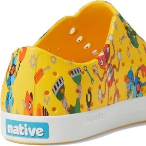 NWT Native Jefferson Sugarlite Crayon Yellow/White/Victoria Robuddies C7